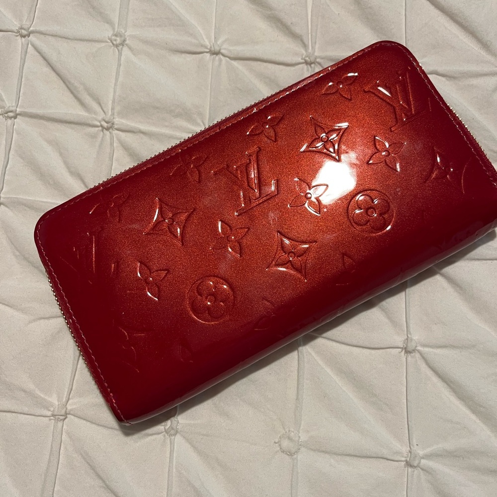 Louis Vuitton Zippy Wallet